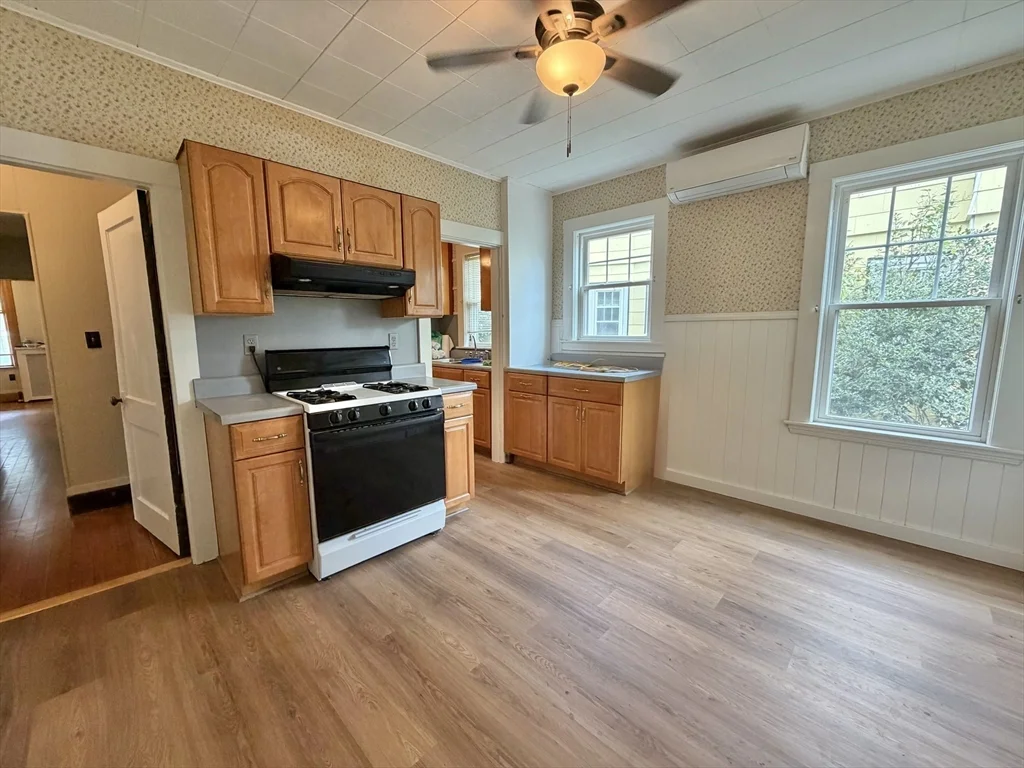 2 bed, 1 bath apartment for rent at 115 Beech St Unit 1, Belmont — photo 10 of 23