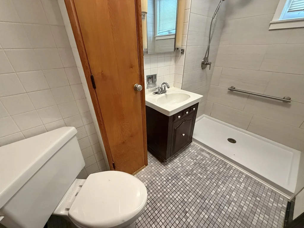 2 bed, 1 bath apartment for rent at 115 Beech St Unit 1, Belmont — photo 19 of 23