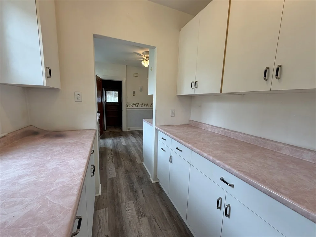 3 bed, 1 bath apartment for rent at 115 Beech St Unit 2, Belmont — photo 4 of 22