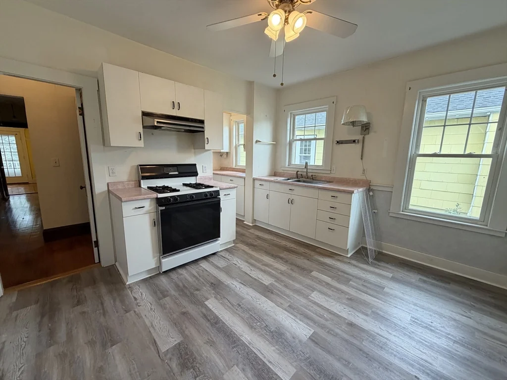 3 bed, 1 bath apartment for rent at 115 Beech St Unit 2, Belmont — photo 2 of 22