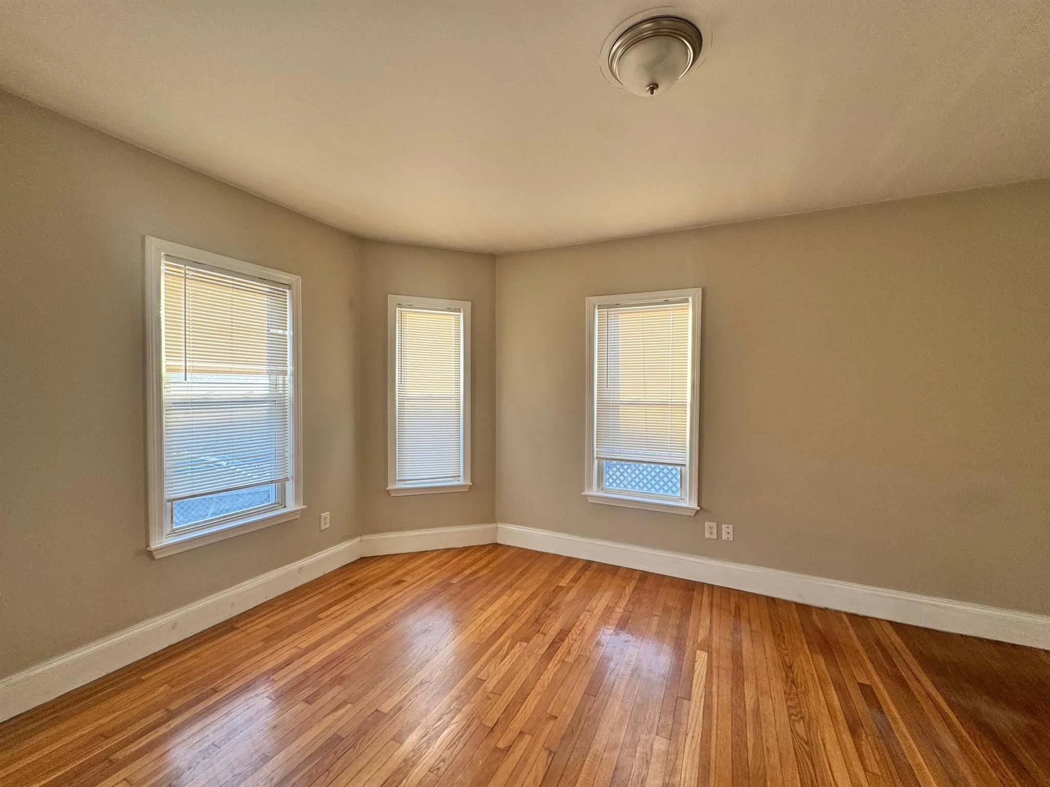 3 bed, 2 bath apartment for rent at 115 Elm St Unit 1, Spring Hill — photo 6 of 14