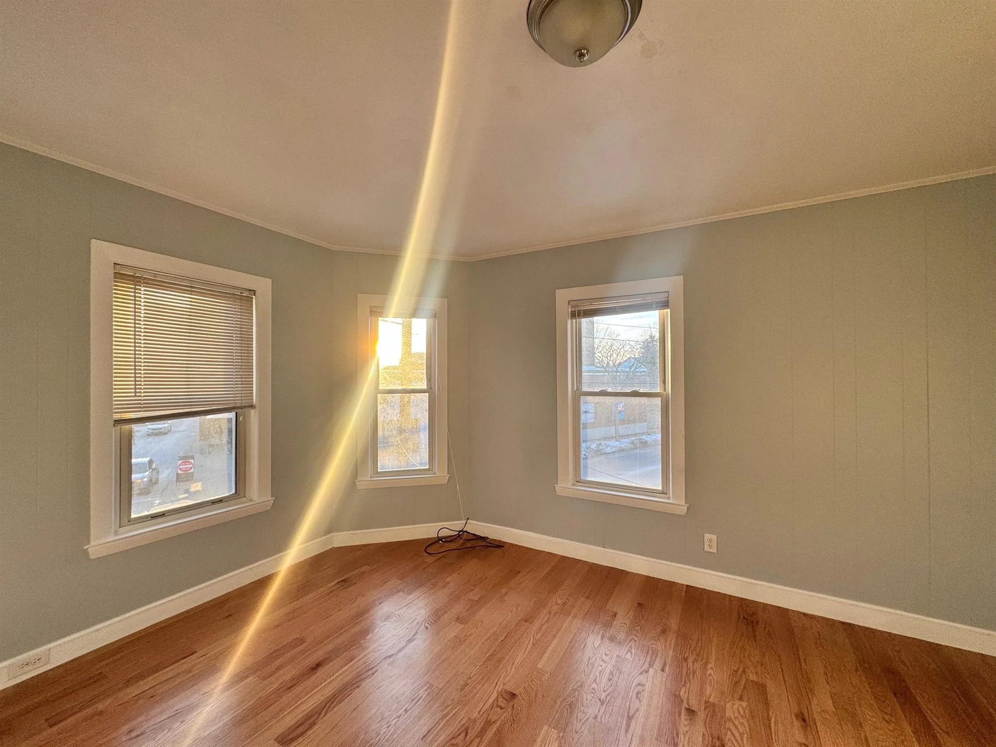4 bed, 2 bath apartment for rent at 115 Elm St Unit 2, Spring Hill — photo 5 of 16