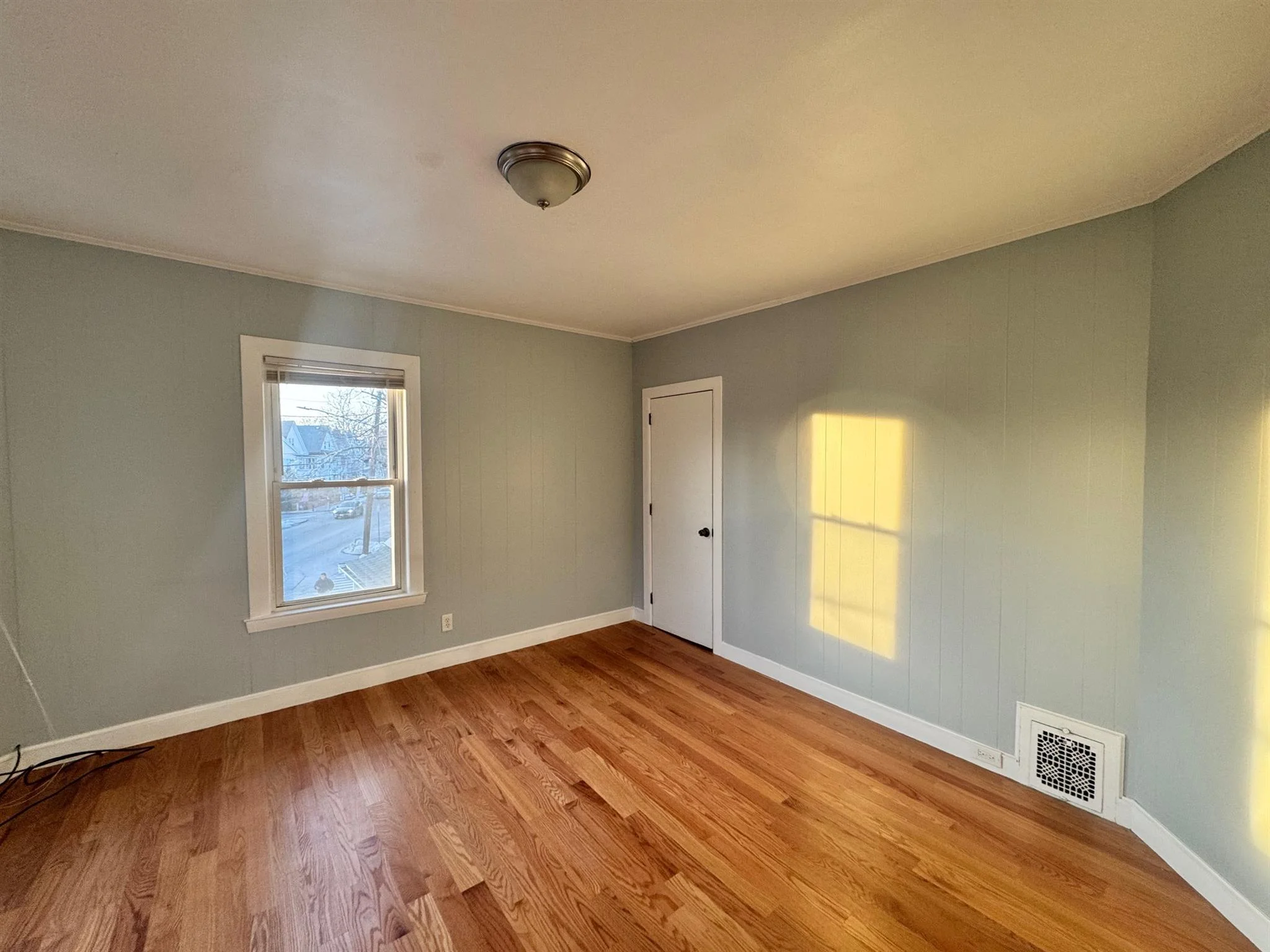 4 bed, 2 bath apartment for rent at 115 Elm St Unit 2, Spring Hill — photo 6 of 16