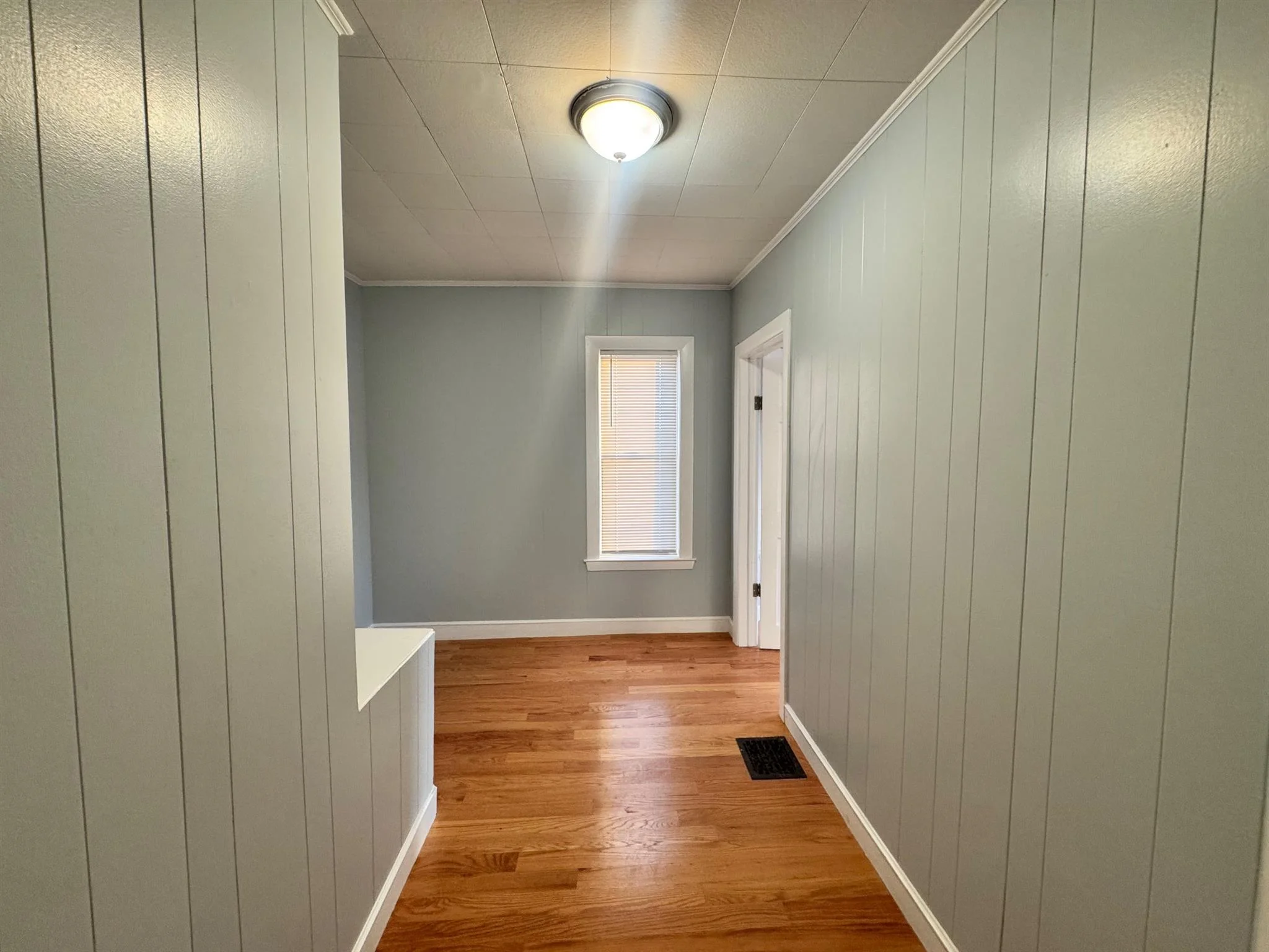 4 bed, 2 bath apartment for rent at 115 Elm St Unit 2, Spring Hill — photo 8 of 16