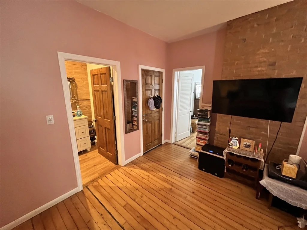 1 bed, 1 bath apartment for rent at 115 Elm Unit 1, Charlestown — photo 2 of 10