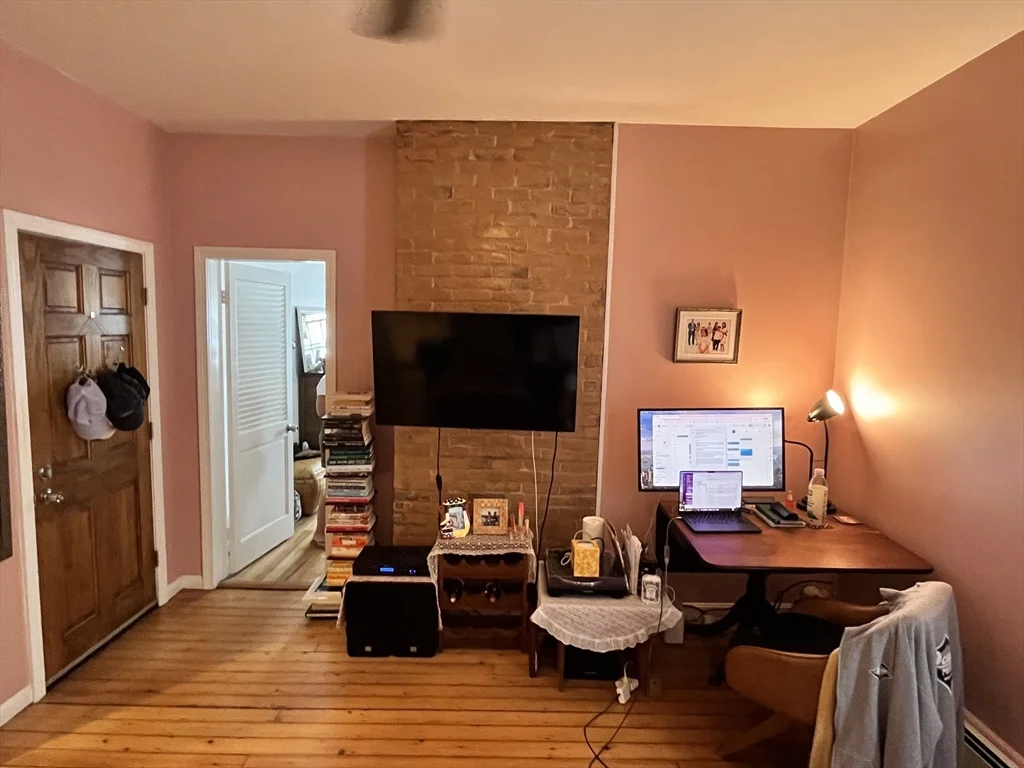 1 bed, 1 bath apartment for rent at 115 Elm Unit 1, Charlestown — photo 3 of 10