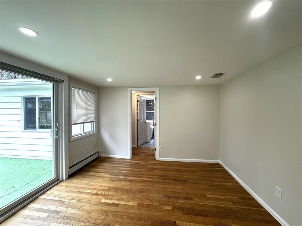 3 bed, 3 bath apartment for rent at 115 Grove St, Chestnut Hill — photo 5 of 12