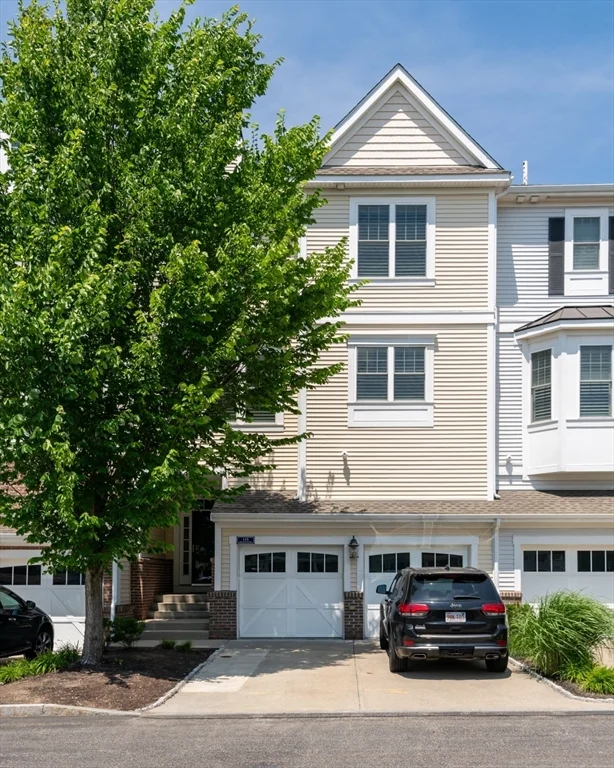 3 bed, 2 bath apartment for rent at 115 Halsted Dr Unit 115, Hingham — photo 1 of 21
