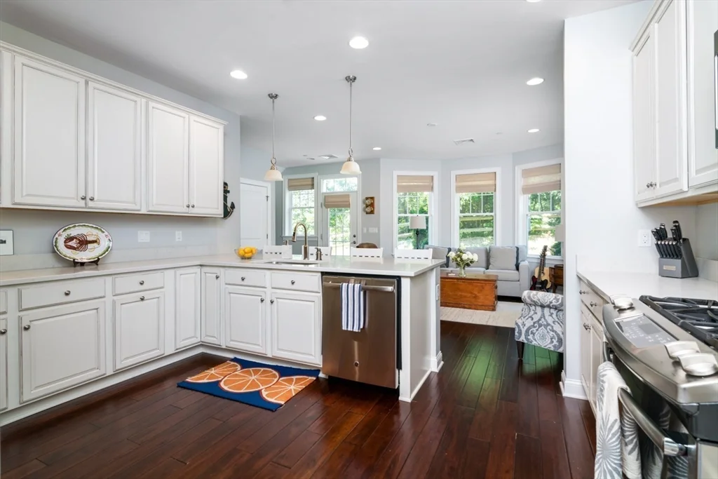 3 bed, 2 bath apartment for rent at 115 Halsted Dr Unit 115, Hingham — photo 3 of 21
