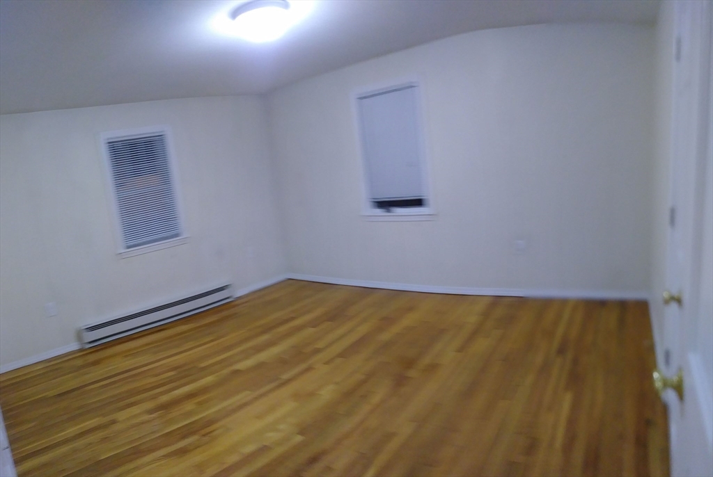 3 bed, 1 bath apartment for rent at 115 John Dunn Memorial Dr Unit E, Rockland — photo 4 of 7