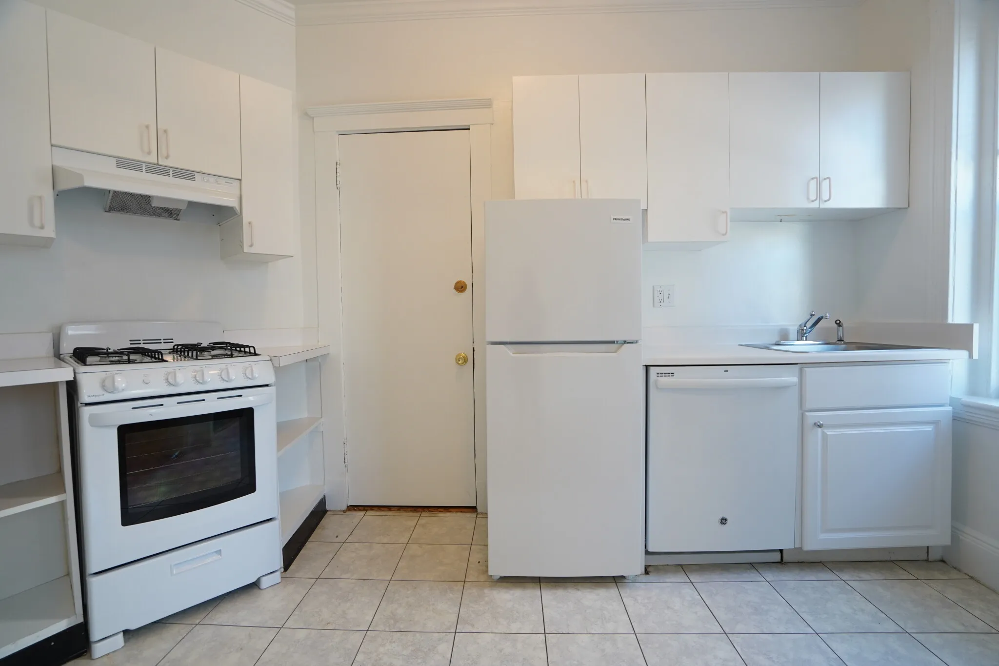 1 bed, 1 bath apartment for rent at 115 Kilsyth Rd Unit 2, Brighton — photo 5 of 15