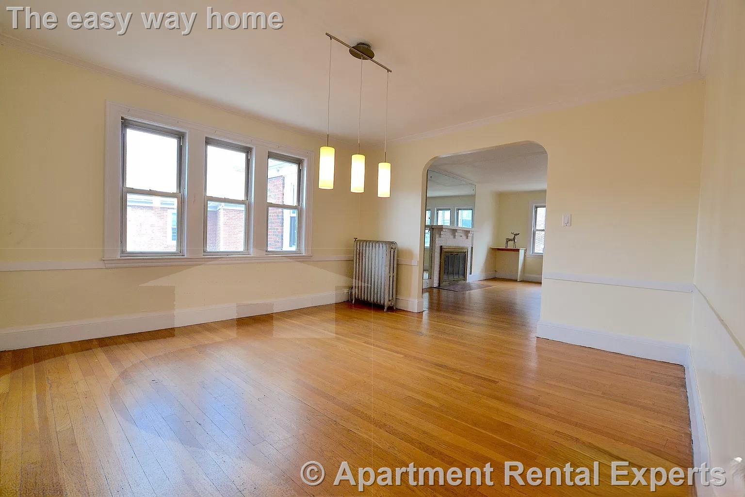 4 bed, 1 bath apartment for rent at 115 Lanark Rd, Brighton — photo 3 of 10