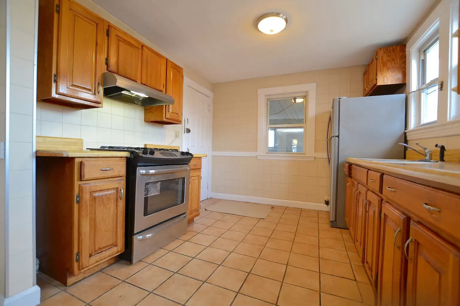 4 bed, 1 bath apartment for rent at 115 Lanark Rd Unit 1, Brighton — photo 7 of 16