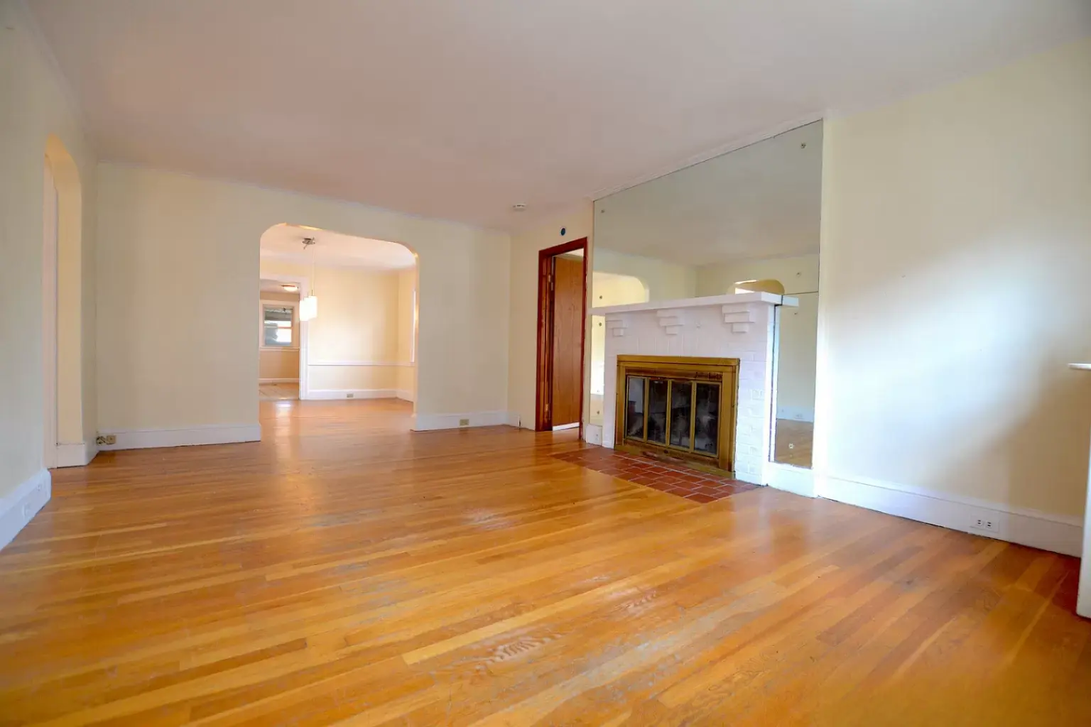 4 bed, 1 bath apartment for rent at 115 Lanark Rd Unit 1, Brighton — photo 4 of 16