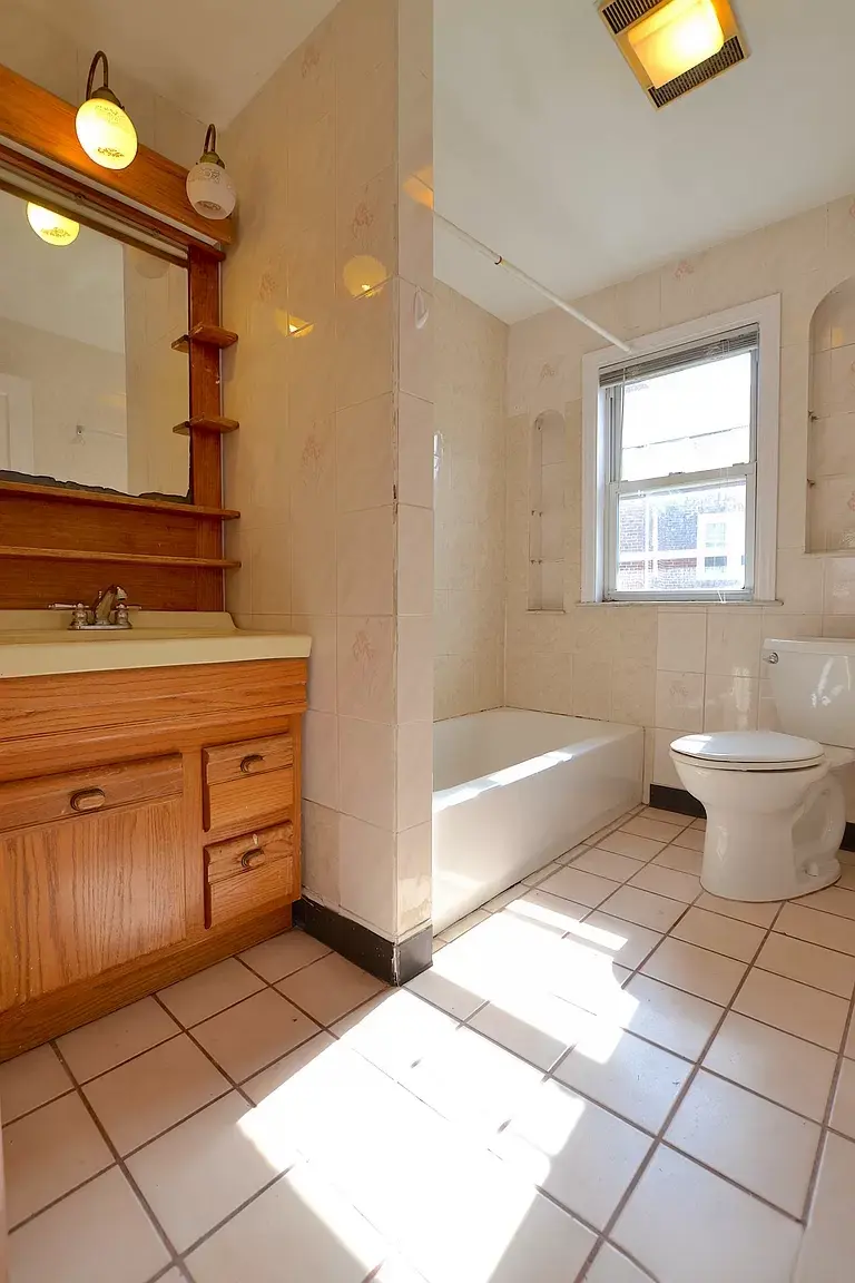 4 bed, 1 bath apartment for rent at 115 Lanark Rd Unit 1, Brighton — photo 15 of 16
