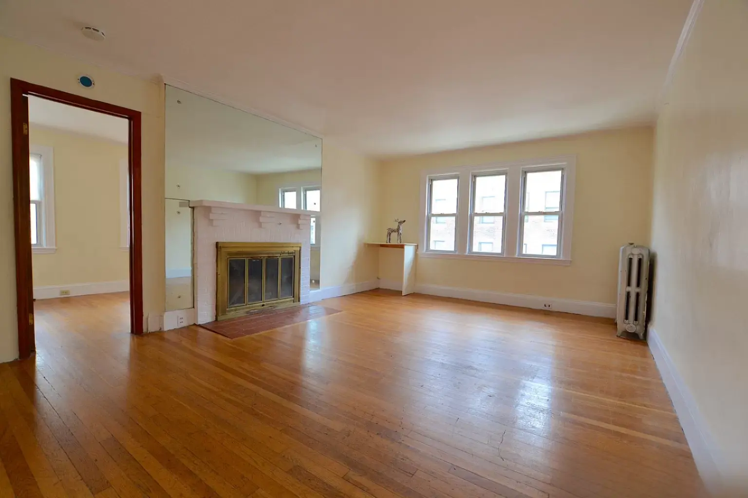 4 bed, 1 bath apartment for rent at 115 Lanark Rd Unit 1A, Brighton — photo 2 of 16