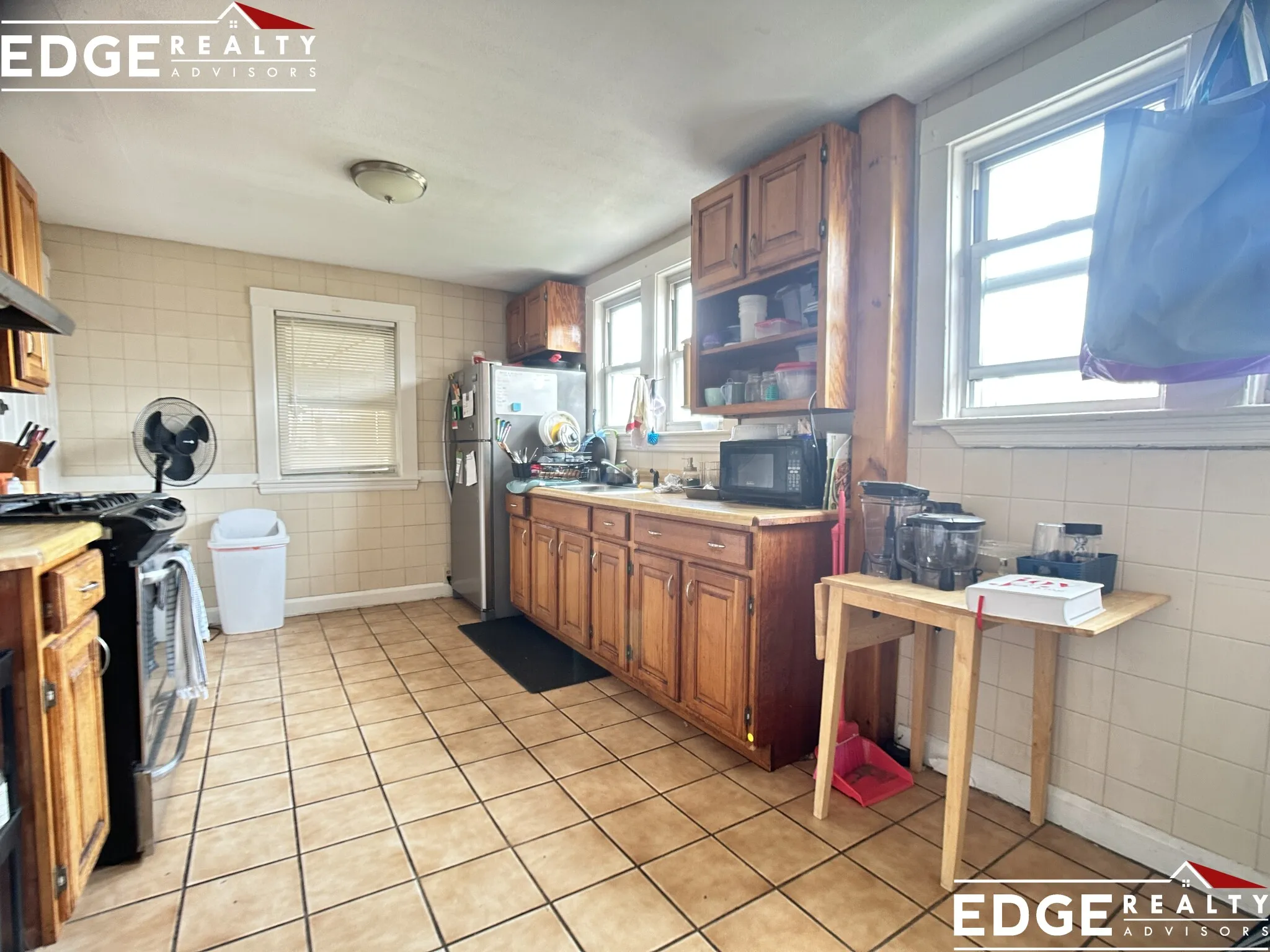 4 bed, 1 bath apartment for rent at 115 Lanark Rd Unit N/A, Brighton — photo 2 of 9