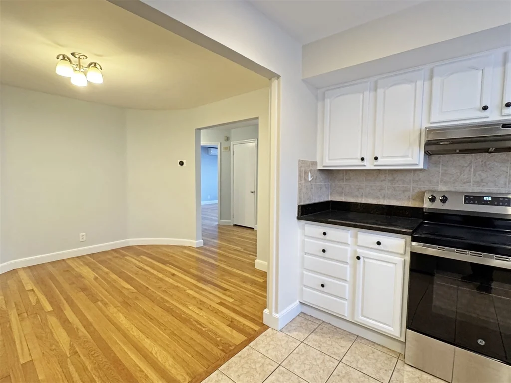 3 bed, 1 bath apartment for rent at 115 Langley Rd Unit 1, Newton Center — photo 4 of 17