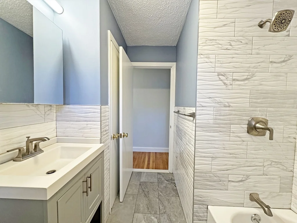 3 bed, 1 bath apartment for rent at 115 Langley Rd Unit 1, Newton Center — photo 7 of 17