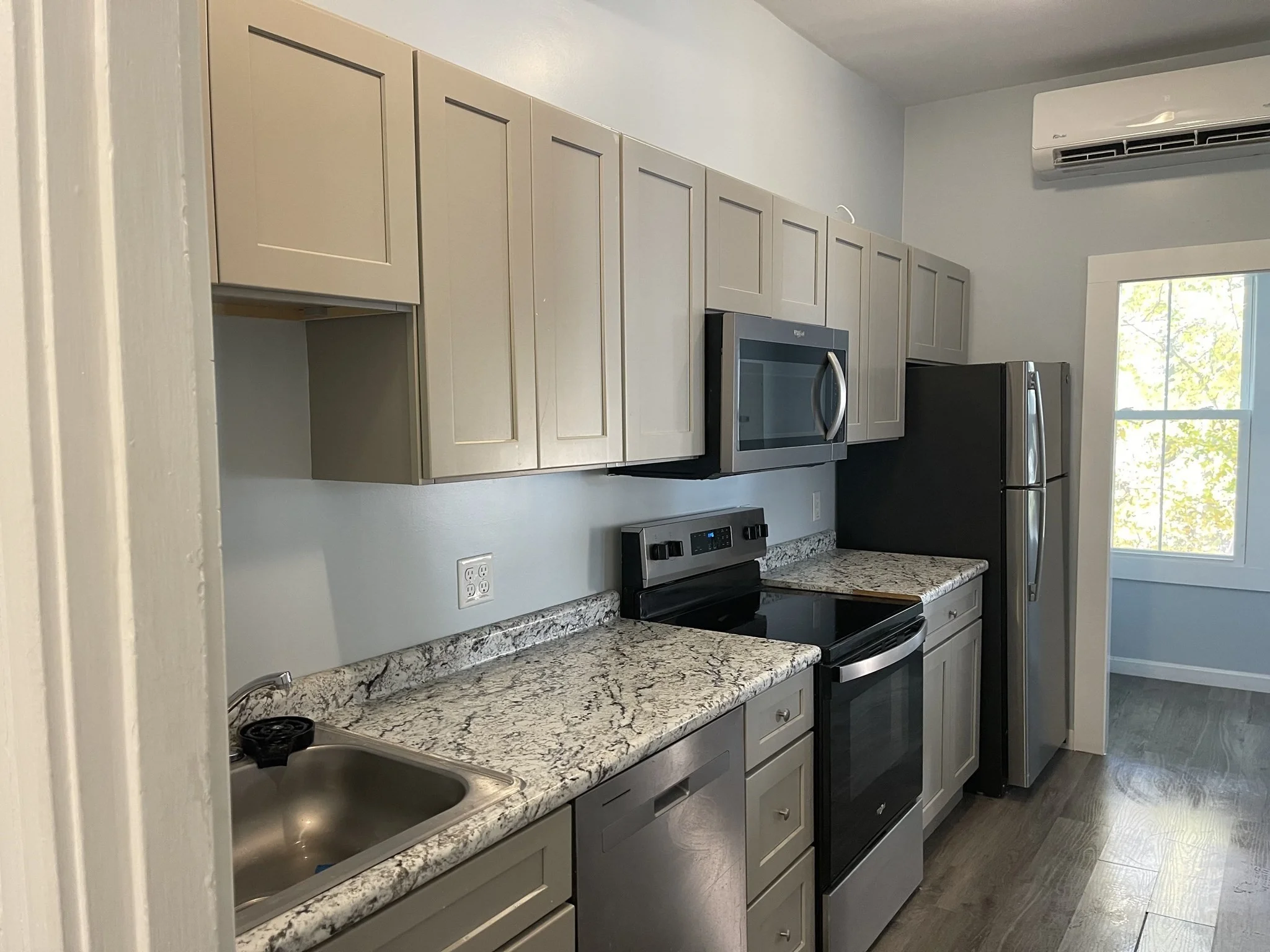2 bed, 1 bath apartment for rent at 115 Maple St Unit 1, Gardner — photo 3 of 12
