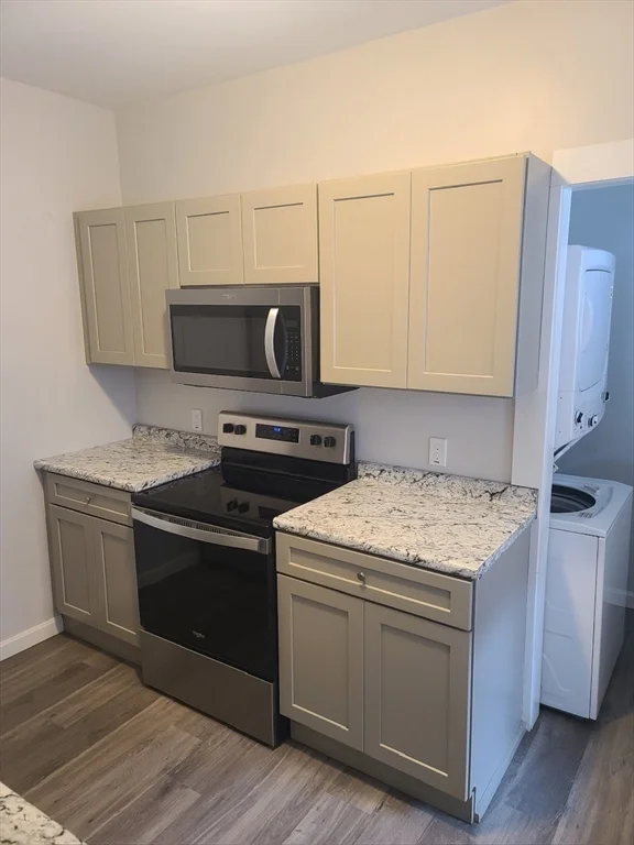 2 bed, 1 bath apartment for rent at 115 Maple St Unit 2, Gardner — photo 2 of 12