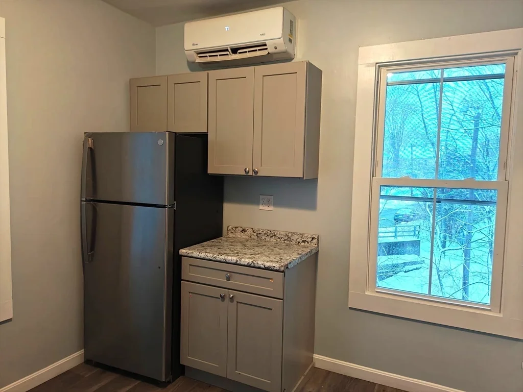 2 bed, 1 bath apartment for rent at 115 Maple St Unit 3, Gardner — photo 3 of 12
