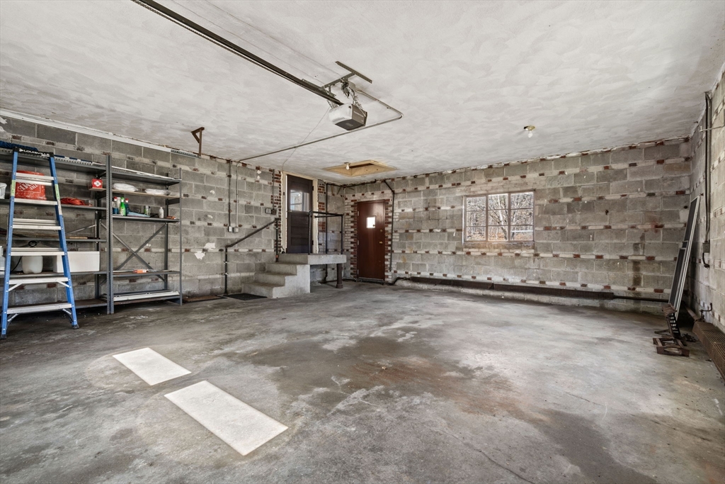 3 bed, 2 bath apartment for rent at 115 Mill St, Lincoln — photo 14 of 25