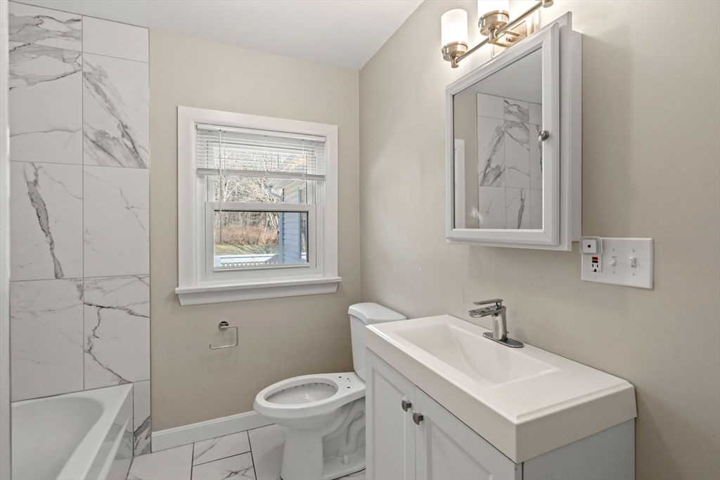 3 bed, 2 bath apartment for rent at 115 Mill St, Lincoln — photo 15 of 25