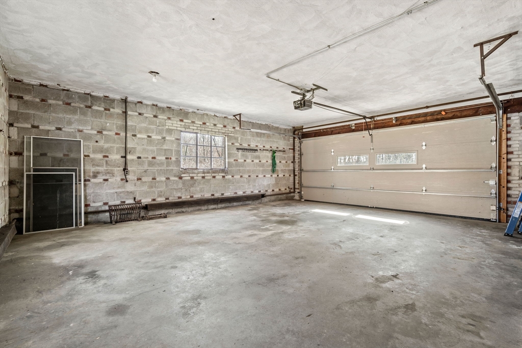 3 bed, 2 bath apartment for rent at 115 Mill St, Lincoln — photo 13 of 25