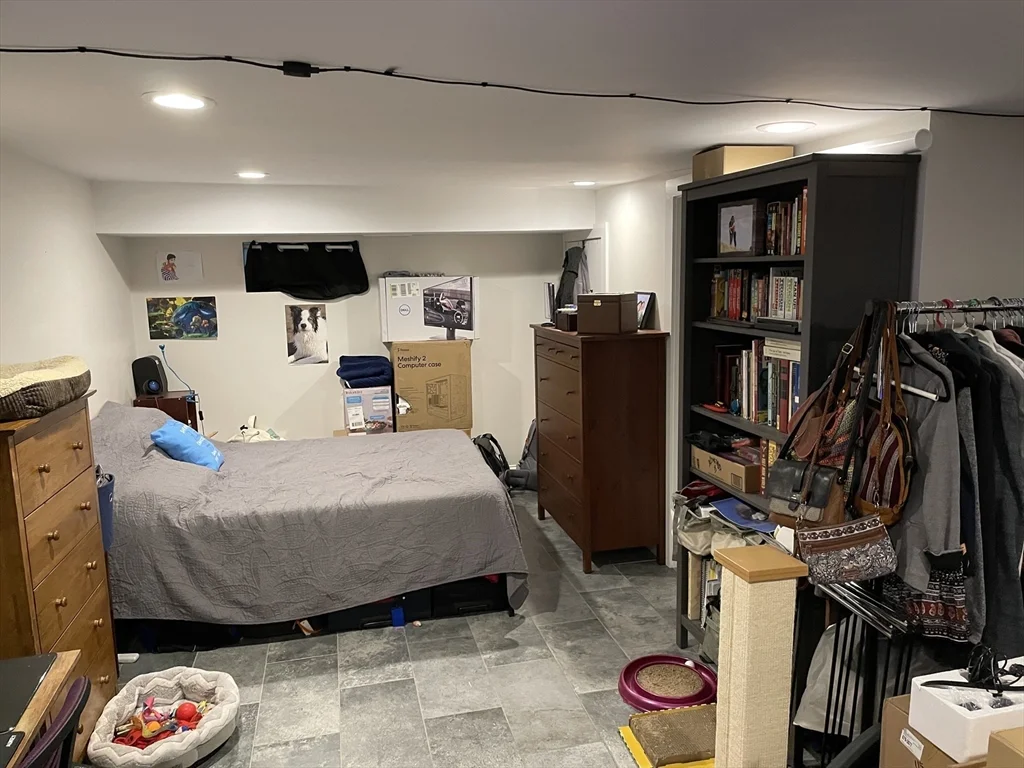 3 bed, 2 bath apartment for rent at 115 Pleasant St Unit B, Cambridgeport — photo 5 of 14