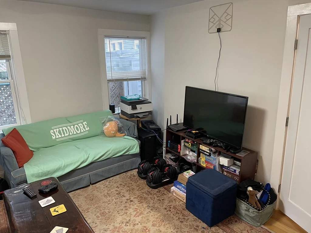 3 bed, 2 bath apartment for rent at 115 Pleasant St Unit B, Cambridgeport — photo 11 of 14