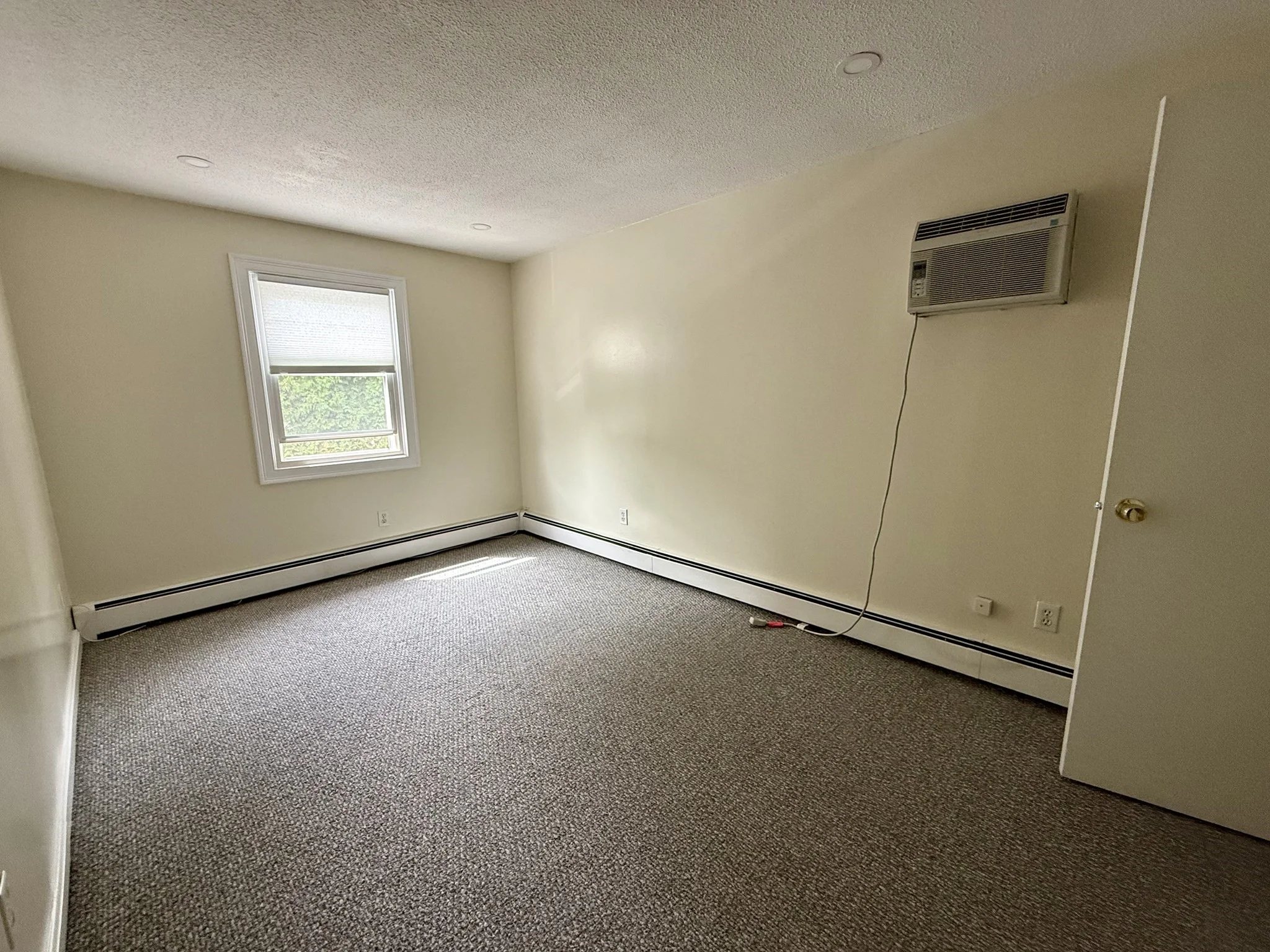 2 bed, 1 bath apartment for rent at 115 Redemption Rock Trl Unit A, Sterling — photo 8 of 12