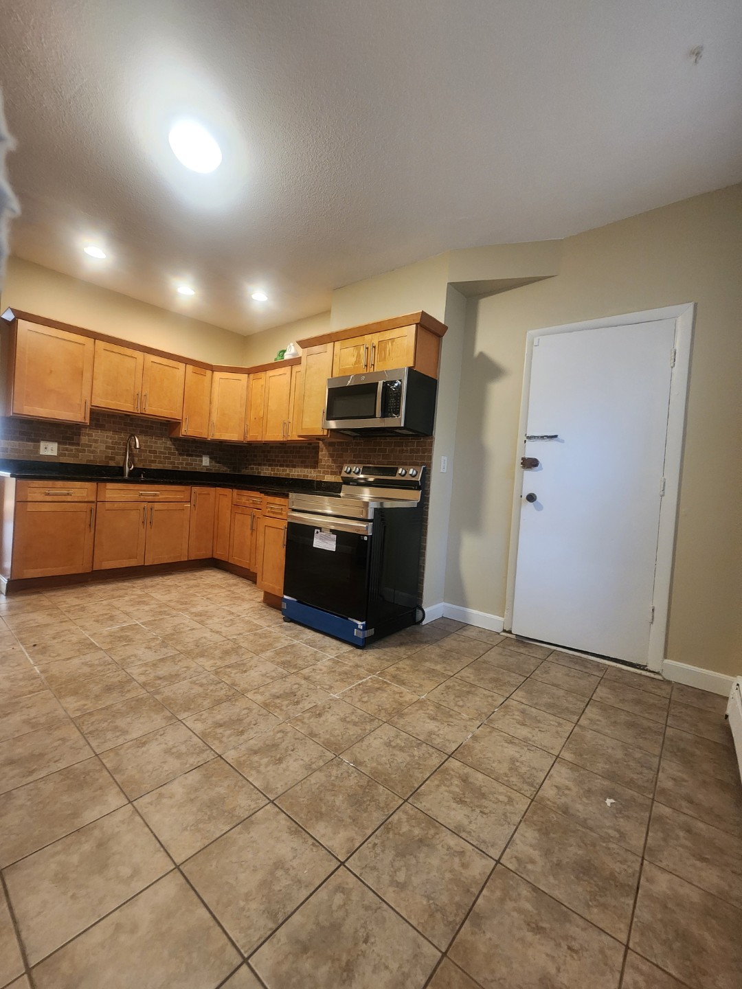2 bed, 1 bath apartment for rent at 115 Regent St Unit 1, Roxbury — photo 4 of 8