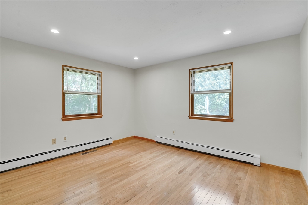4 bed, 2 bath apartment for rent at 115 Rowe St, Auburndale — photo 23 of 28