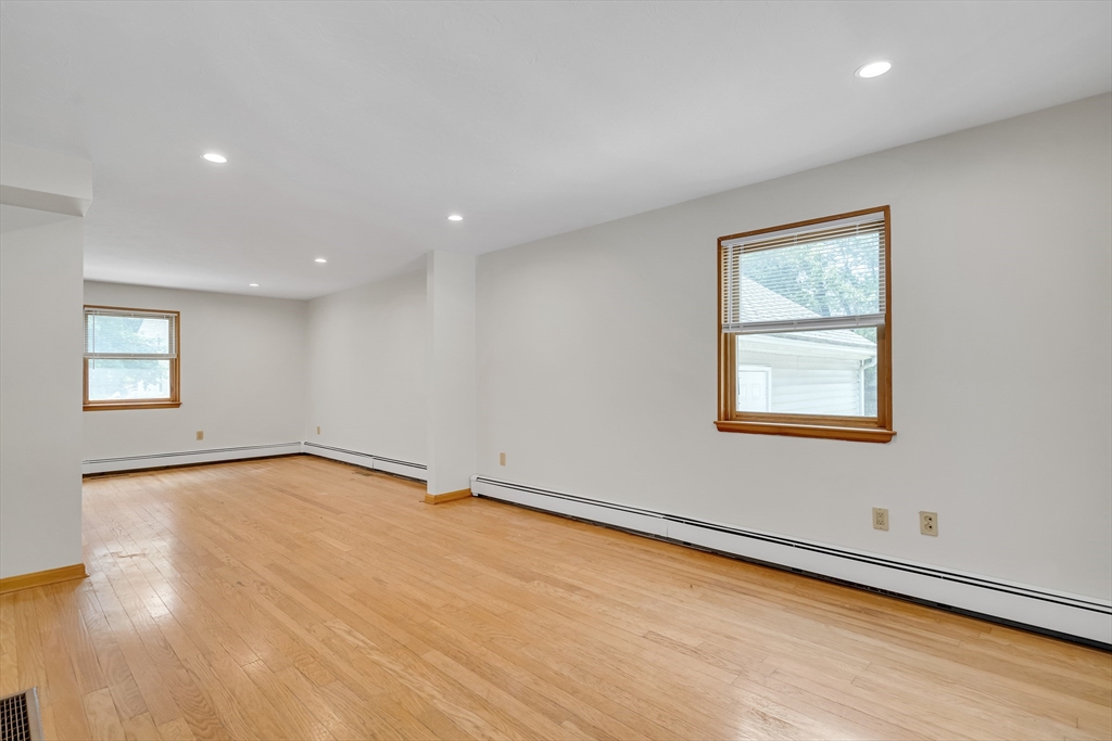 4 bed, 2 bath apartment for rent at 115 Rowe St, Auburndale — photo 15 of 28