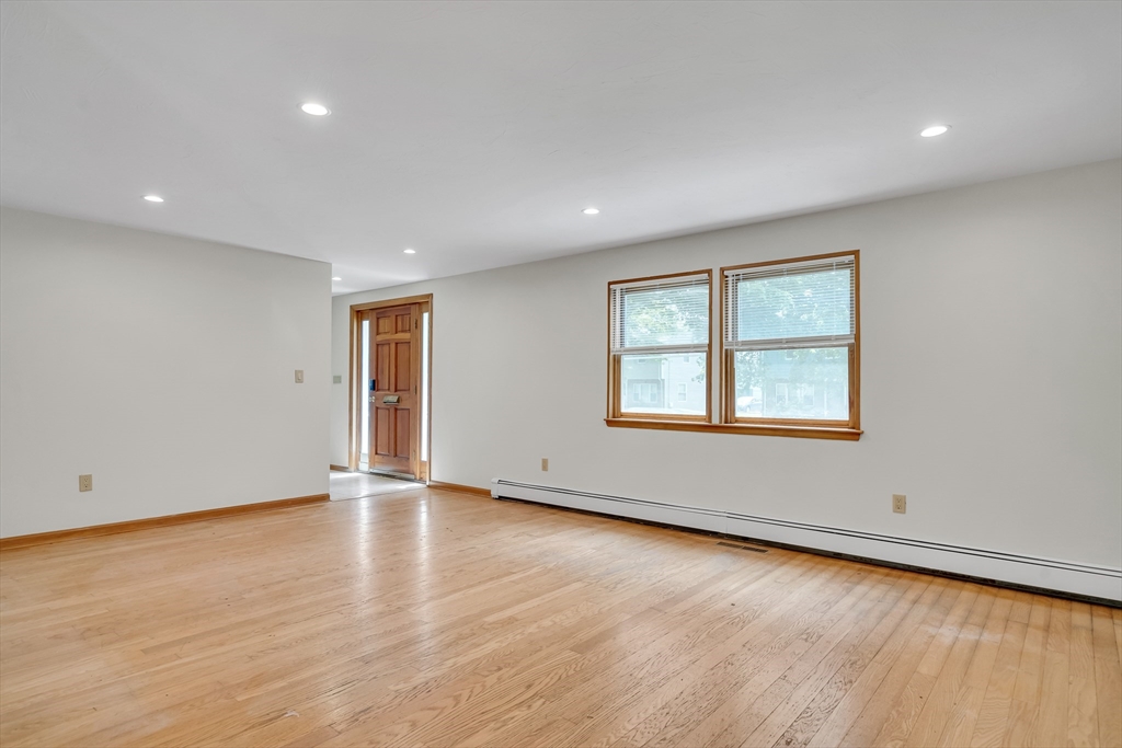 4 bed, 2 bath apartment for rent at 115 Rowe St, Auburndale — photo 10 of 28