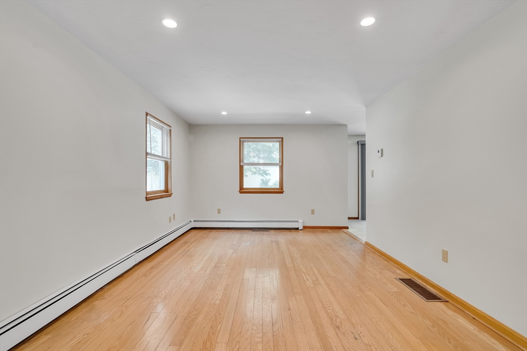 4 bed, 2 bath apartment for rent at 115 Rowe St, Auburndale — photo 16 of 28