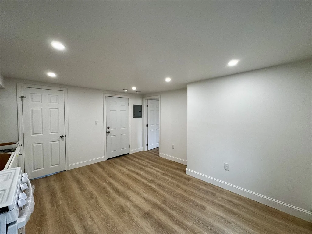 1 bed, 1 bath apartment for rent at 115 South St Unit 6, Plainville — photo 4 of 8