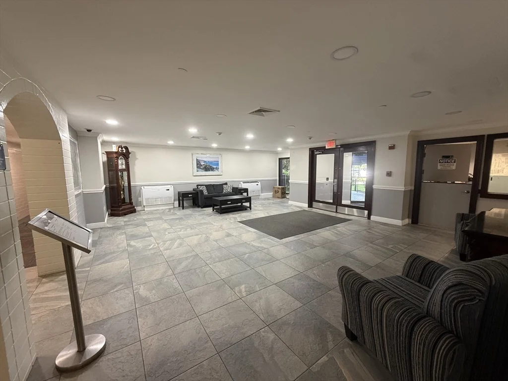 Studio bed, 1 bath apartment for rent at 115 Squantum St Unit 815, Quincy — photo 10 of 10