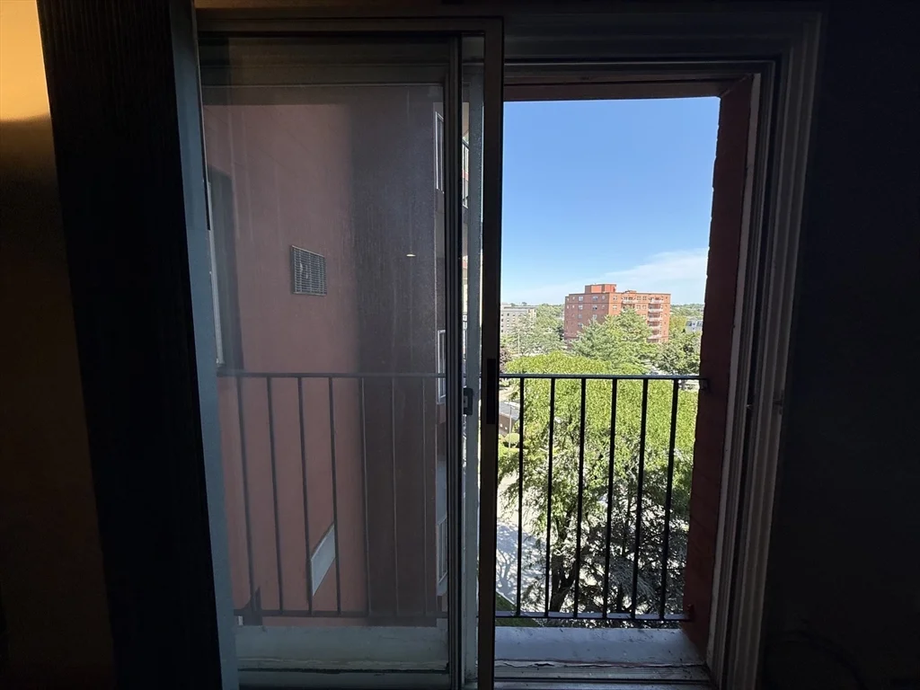 Studio bed, 1 bath apartment for rent at 115 Squantum St Unit 815, Quincy — photo 9 of 10