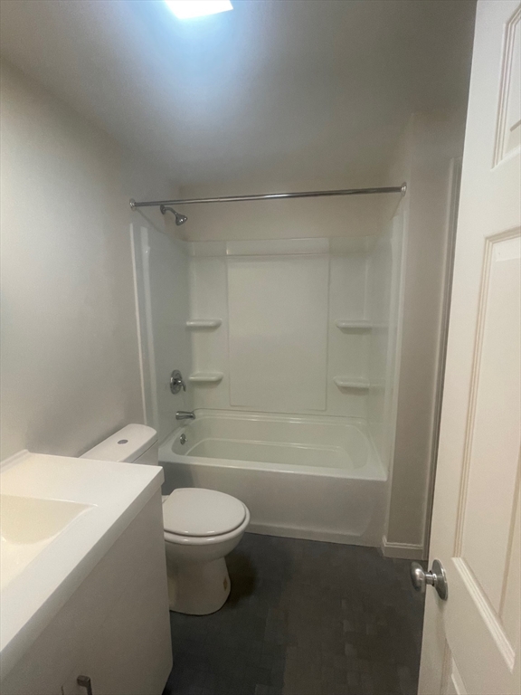 3 bed, 1 bath apartment for rent at 115 St Kolbe Dr Unit 115, Holyoke — photo 5 of 28