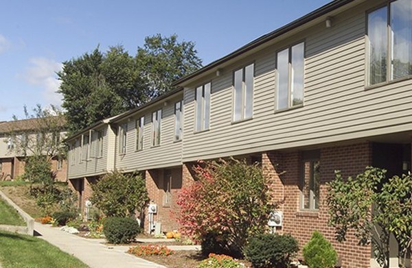 3 bed, 1 bath apartment for rent at 115 St Kolbe Dr Unit 115, Holyoke — photo 1 of 28