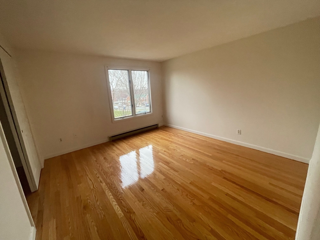 3 bed, 1 bath apartment for rent at 115 St Kolbe Dr Unit 115, Holyoke — photo 3 of 28