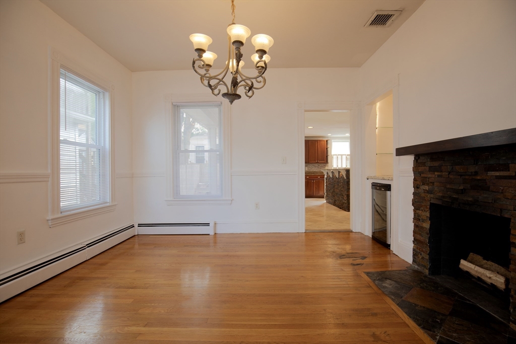 4 bed, 2 bath apartment for rent at 115 Taylor St Unit 2, Waltham — photo 10 of 40