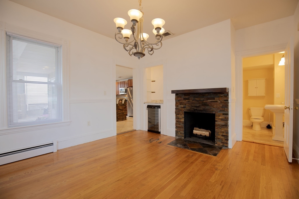 4 bed, 2 bath apartment for rent at 115 Taylor St Unit 2, Waltham — photo 1 of 40