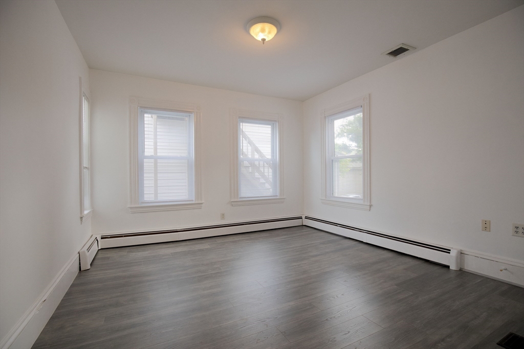 4 bed, 2 bath apartment for rent at 115 Taylor St Unit 2, Waltham — photo 20 of 40