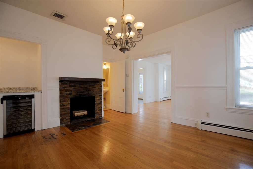4 bed, 2 bath apartment for rent at 115 Taylor St Unit 2, Waltham — photo 11 of 40