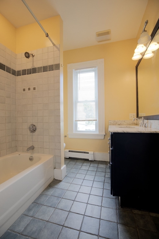 4 bed, 2 bath apartment for rent at 115 Taylor St Unit 2, Waltham — photo 31 of 40
