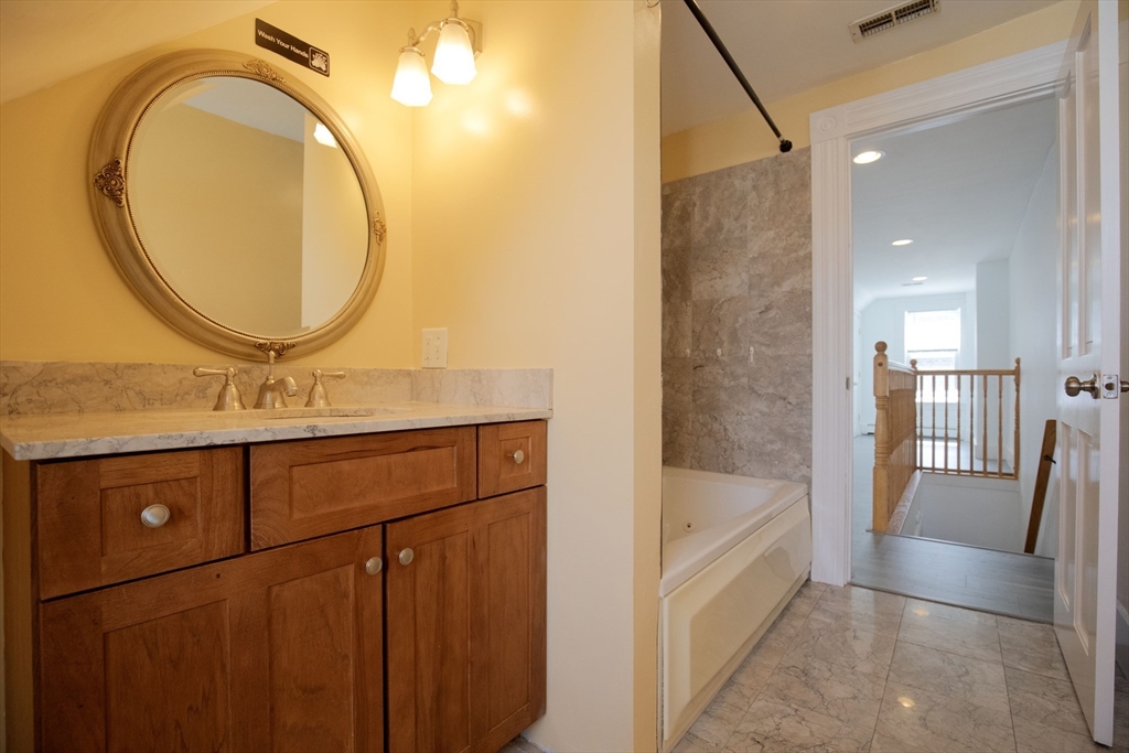 4 bed, 2 bath apartment for rent at 115 Taylor St Unit 2, Waltham — photo 35 of 40