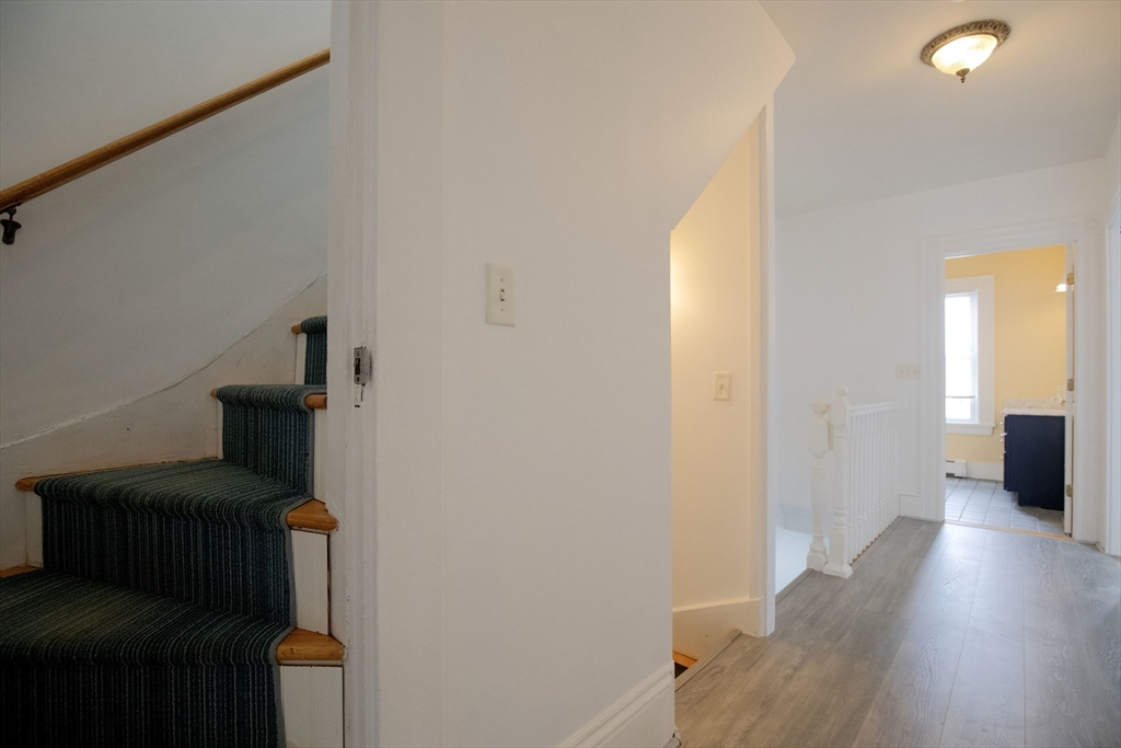 4 bed, 2 bath apartment for rent at 115 Taylor St Unit 2, Waltham — photo 26 of 40